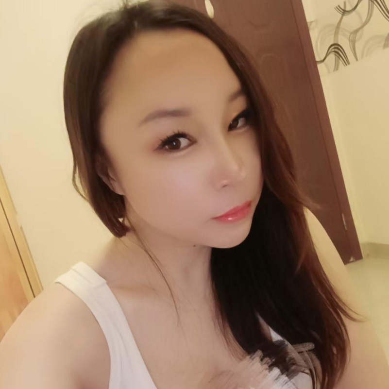 带着孩子的少妇